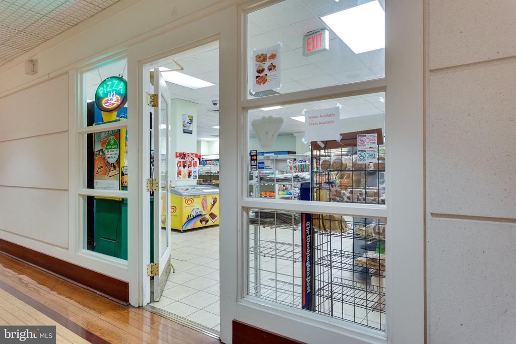 309 YOAKUM PARKWAY Unit: 616
