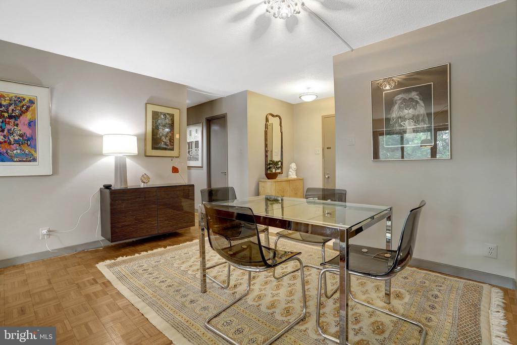 309 YOAKUM PARKWAY Unit: 616