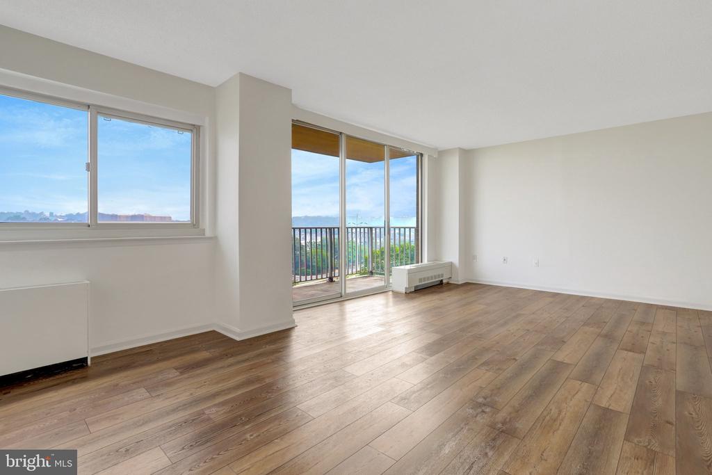 1225 MARTHA CUSTIS DRIVE Unit: 811