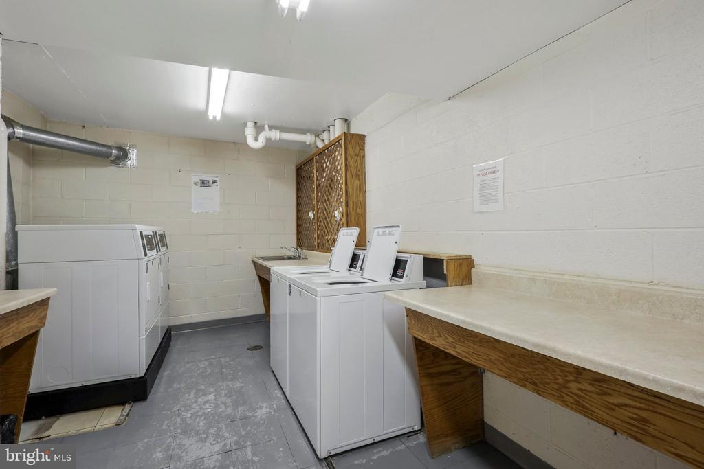 1225 MARTHA CUSTIS DRIVE Unit: 811
