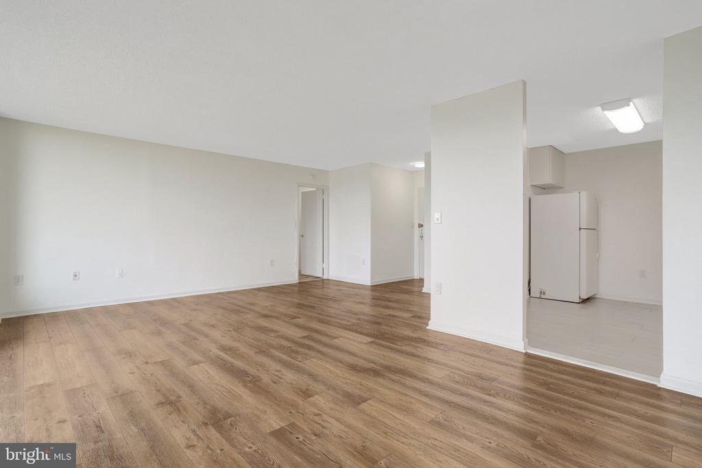 1225 MARTHA CUSTIS DRIVE Unit: 811