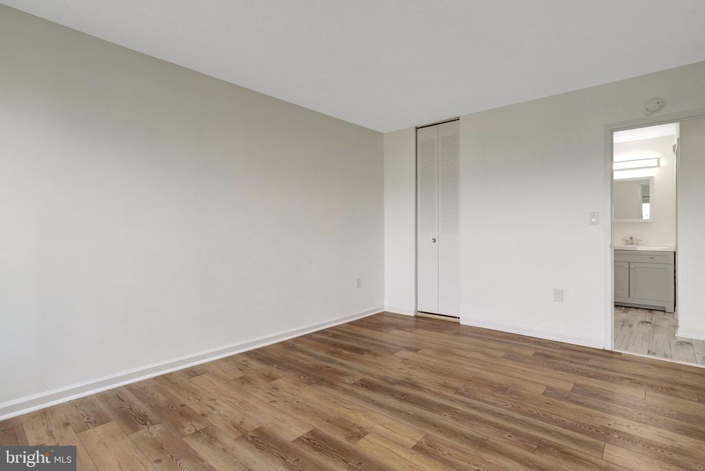 1225 MARTHA CUSTIS DRIVE Unit: 811