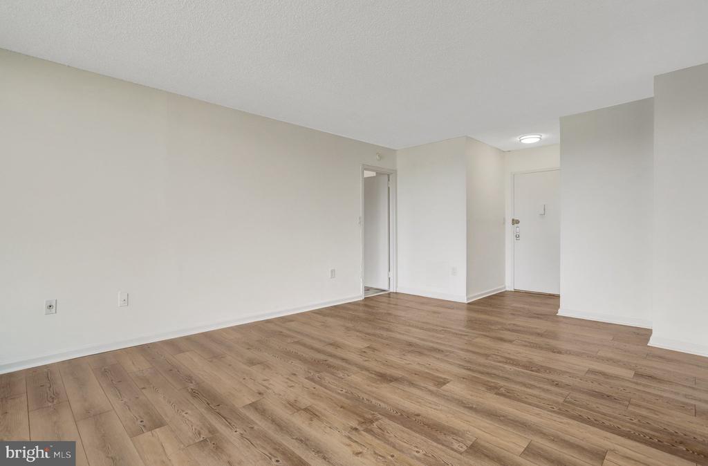 1225 MARTHA CUSTIS DRIVE Unit: 811