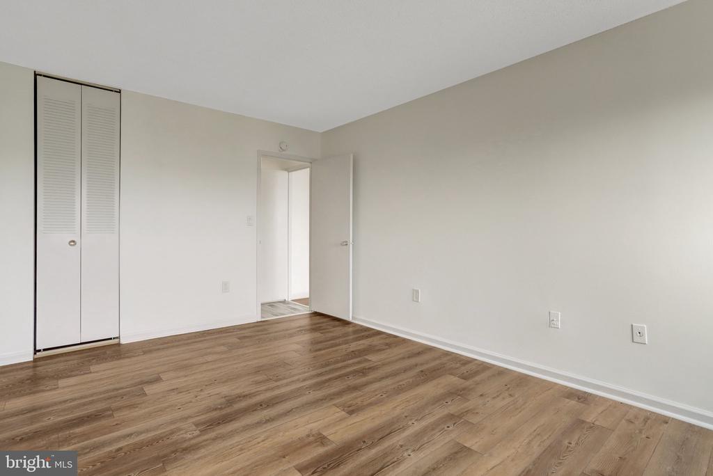 1225 MARTHA CUSTIS DRIVE Unit: 811