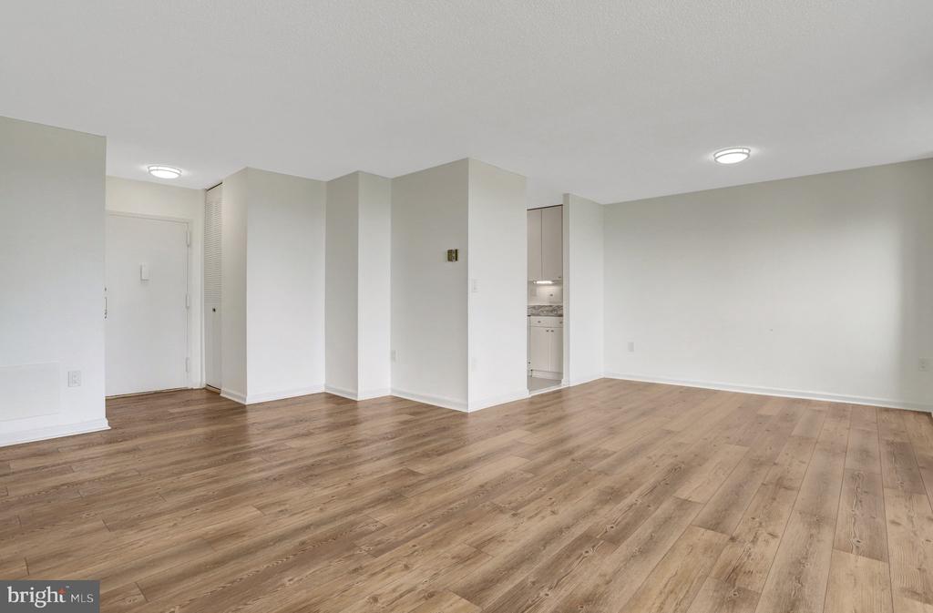 1225 MARTHA CUSTIS DRIVE Unit: 811