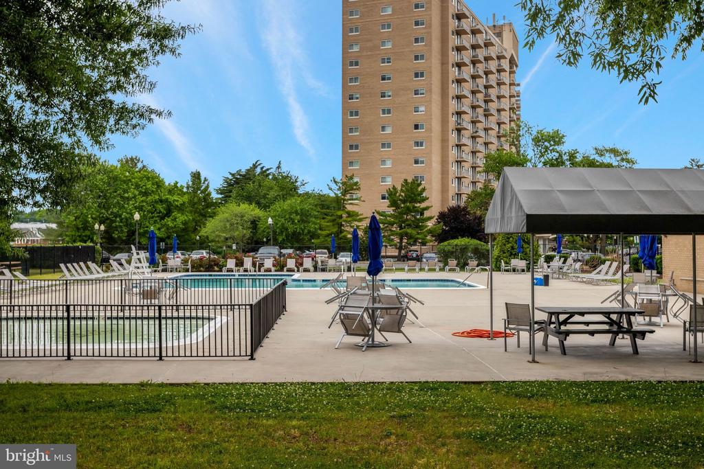 1225 MARTHA CUSTIS DRIVE Unit: 811