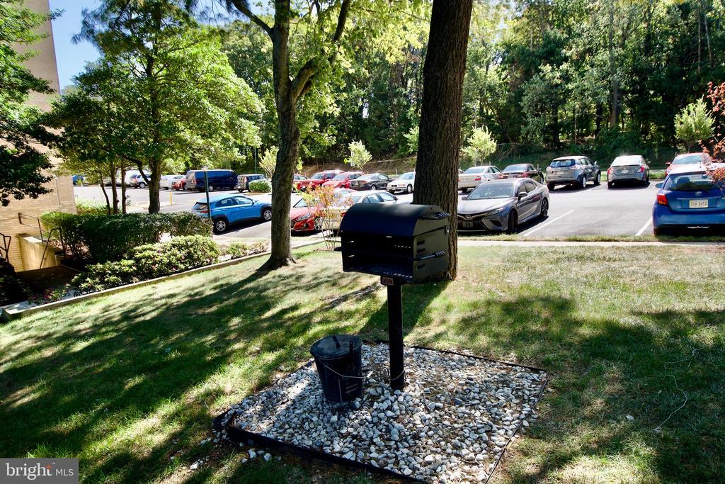 2500 N VAN DORN STREET Unit: 1211