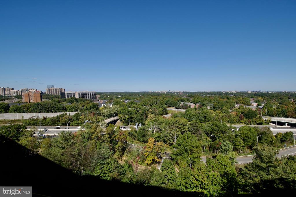 2500 N VAN DORN STREET Unit: 1211