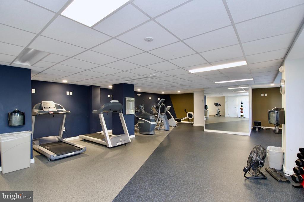 2500 N VAN DORN STREET Unit: 1211