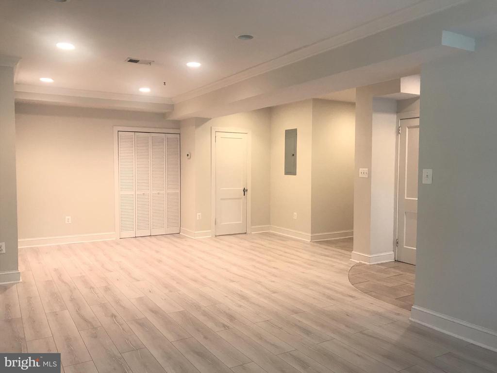 401 COMMONWEALTH AVENUE Unit: 10B