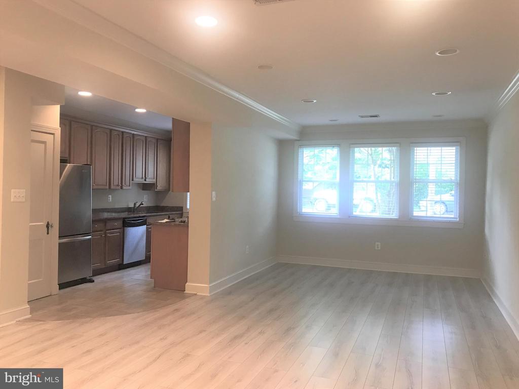 401 COMMONWEALTH AVENUE Unit: 10B