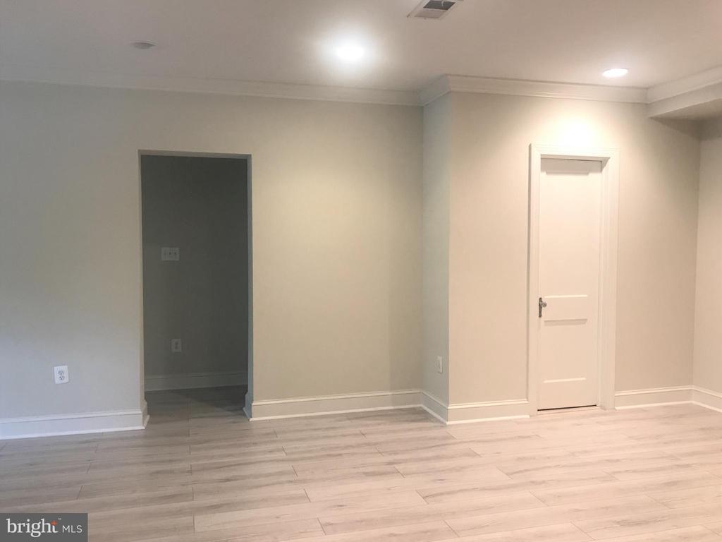 401 COMMONWEALTH AVENUE Unit: 10B