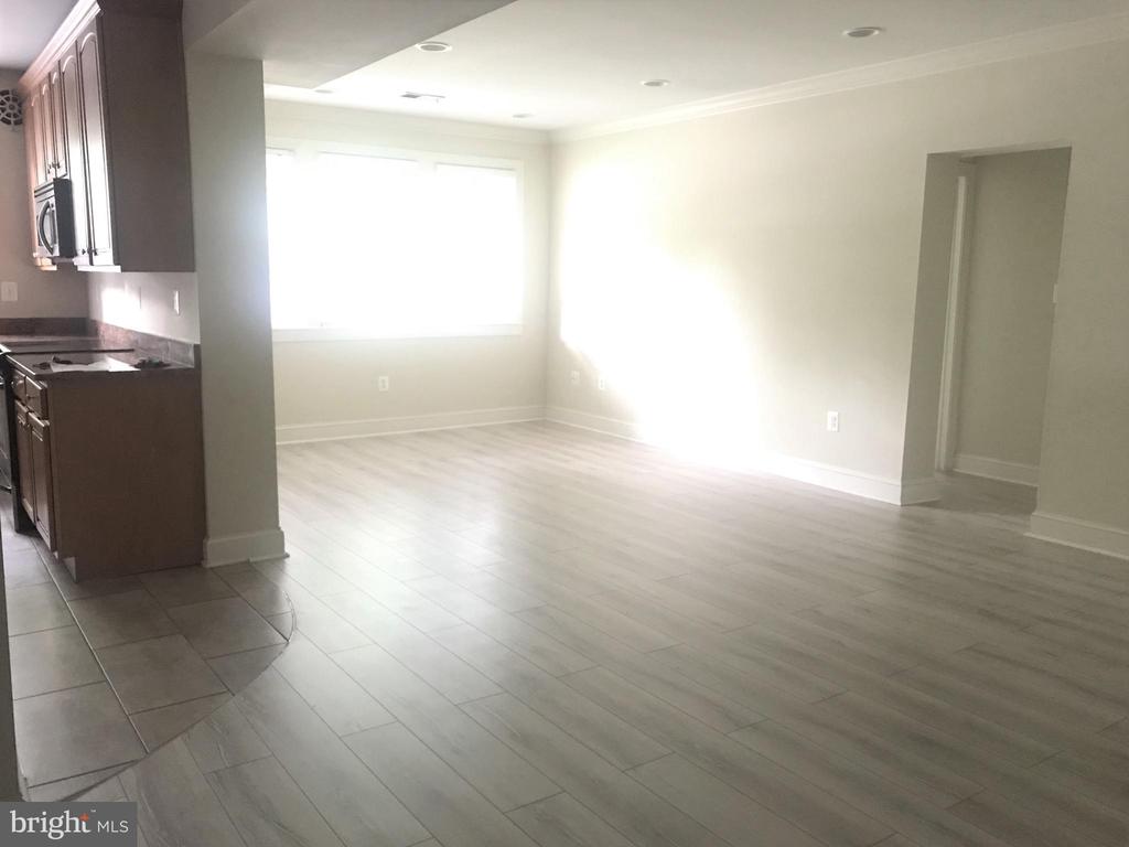 401 COMMONWEALTH AVENUE Unit: 10B