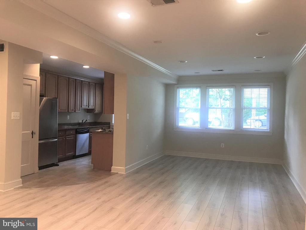 401 COMMONWEALTH AVENUE Unit: 10B