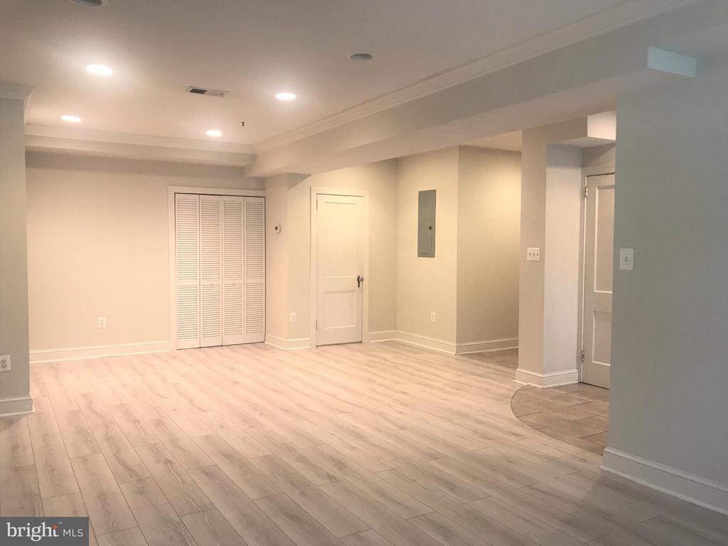 401 COMMONWEALTH AVENUE Unit: 10B
