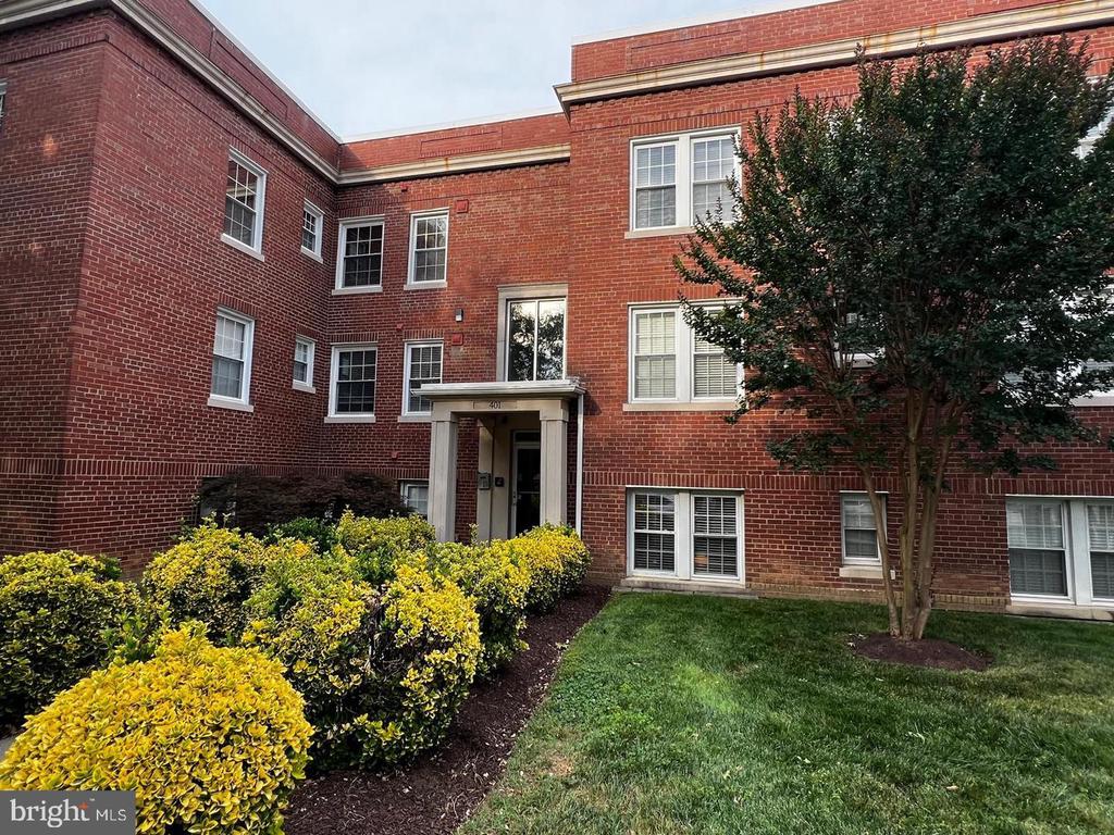 401 COMMONWEALTH AVENUE Unit: 10B