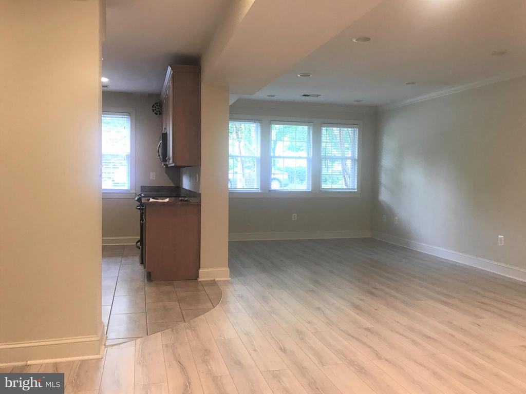 401 COMMONWEALTH AVENUE Unit: 10B