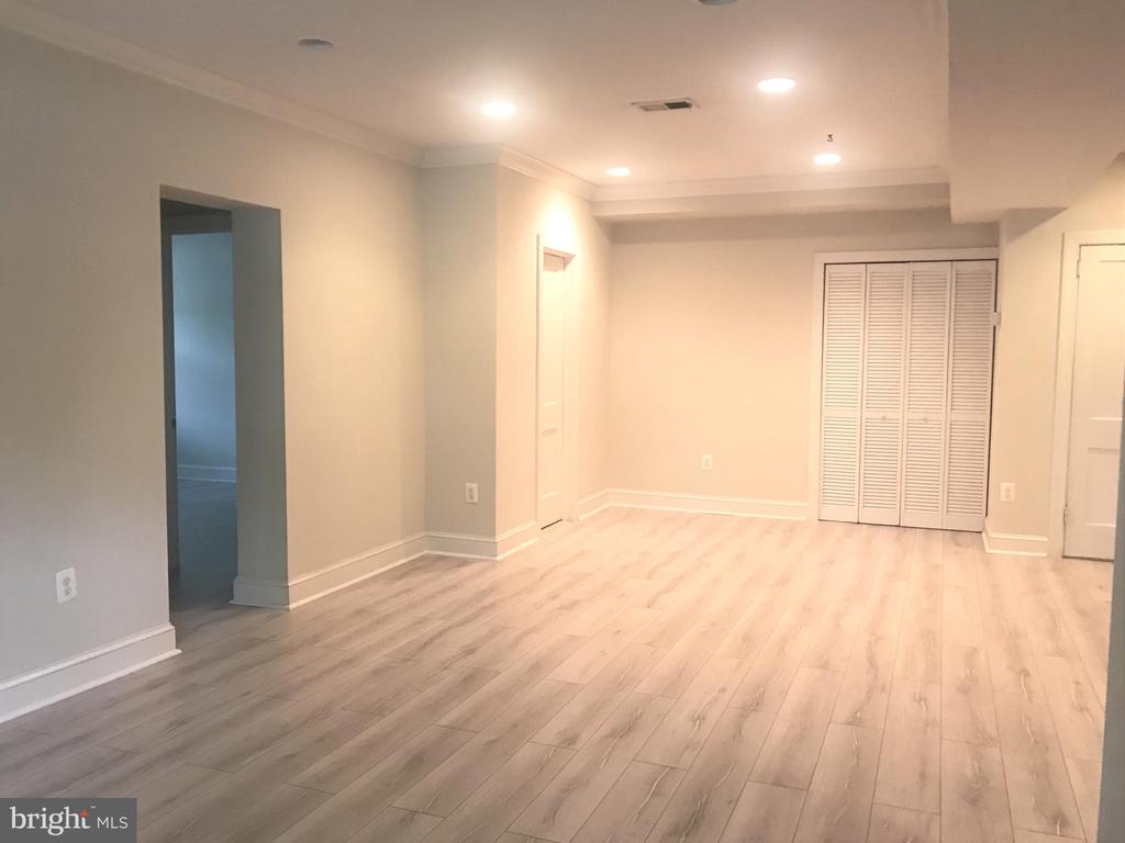 401 COMMONWEALTH AVENUE Unit: 10B