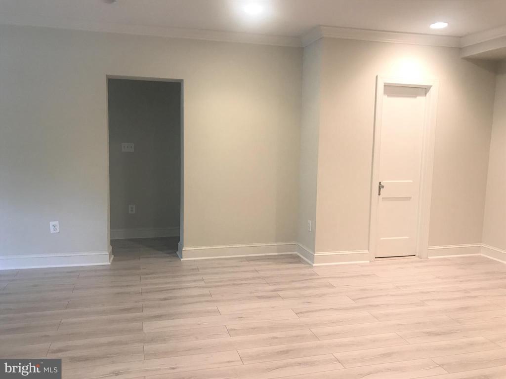 401 COMMONWEALTH AVENUE Unit: 10B
