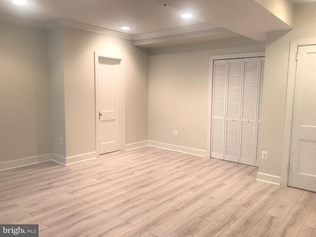 401 COMMONWEALTH AVENUE Unit: 10B