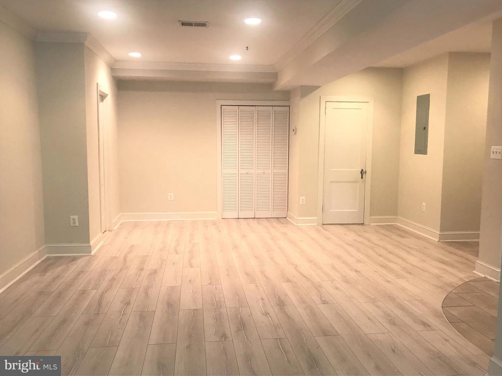 401 COMMONWEALTH AVENUE Unit: 10B
