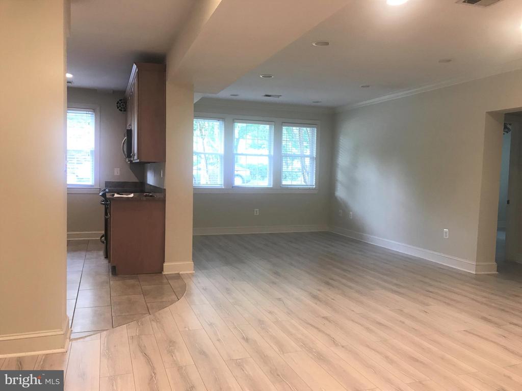 401 COMMONWEALTH AVENUE Unit: 10B