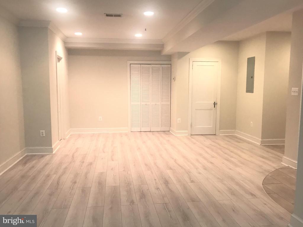 401 COMMONWEALTH AVENUE Unit: 10B