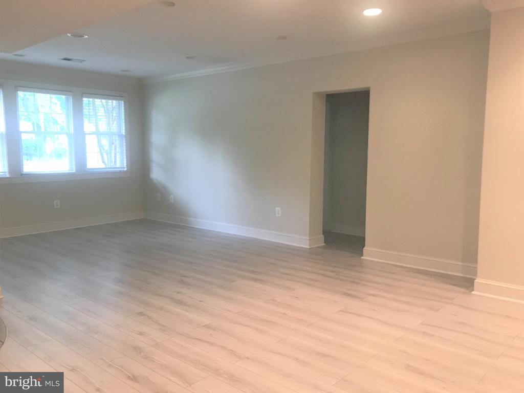 401 COMMONWEALTH AVENUE Unit: 10B