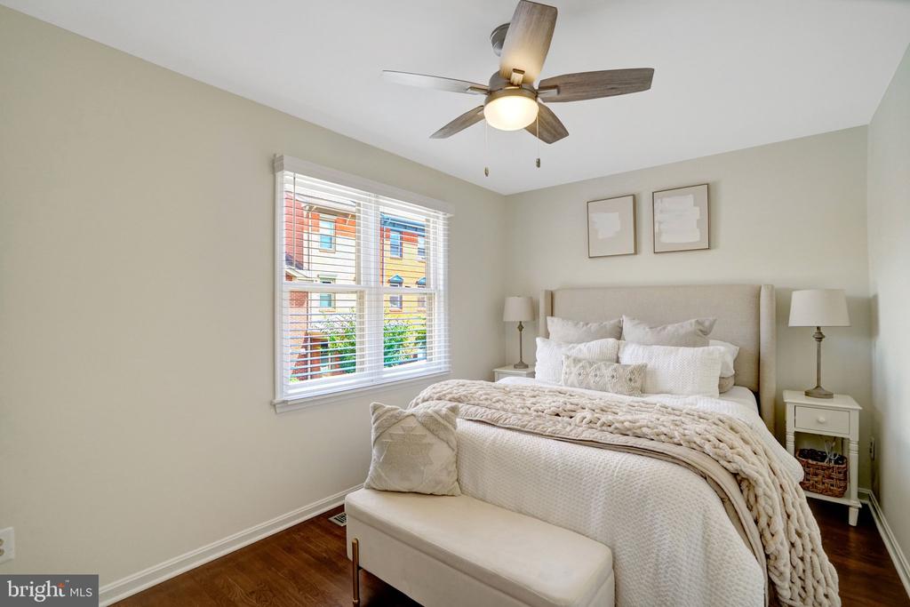 514 COLECROFT COURT