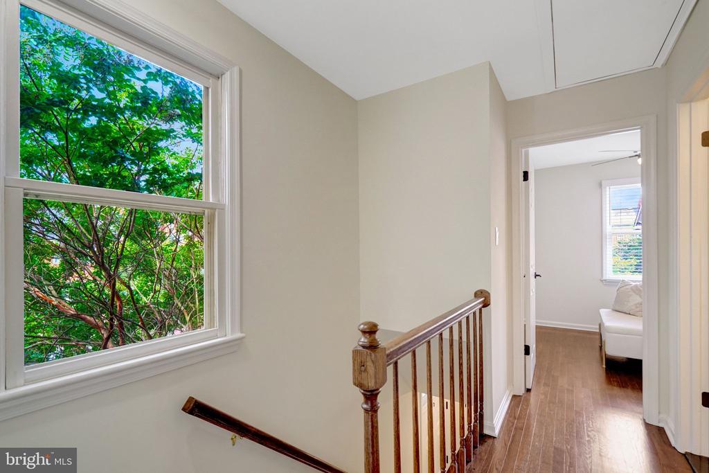 514 COLECROFT COURT
