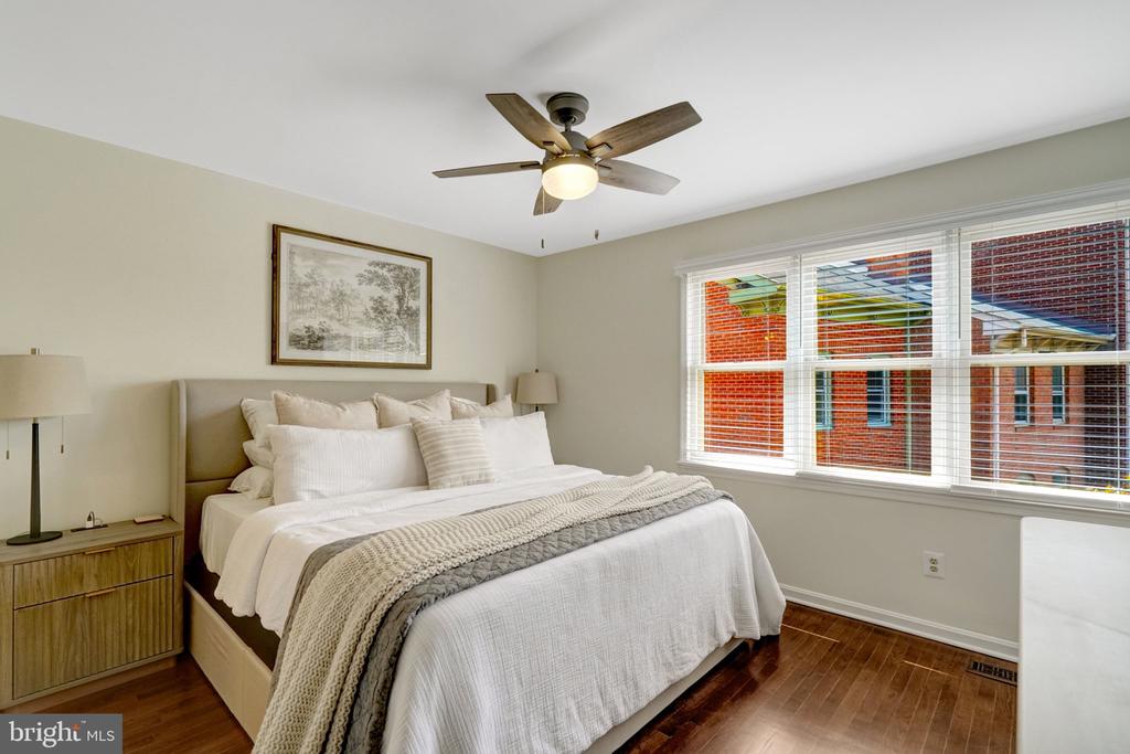 514 COLECROFT COURT