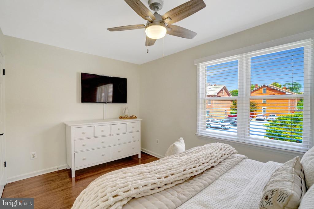 514 COLECROFT COURT