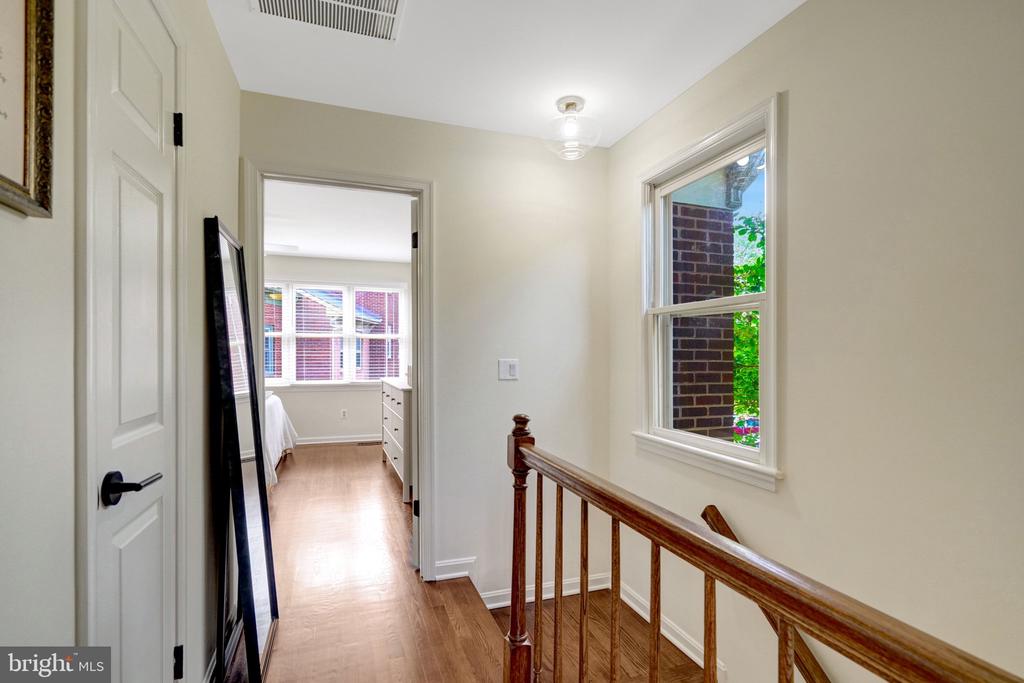514 COLECROFT COURT