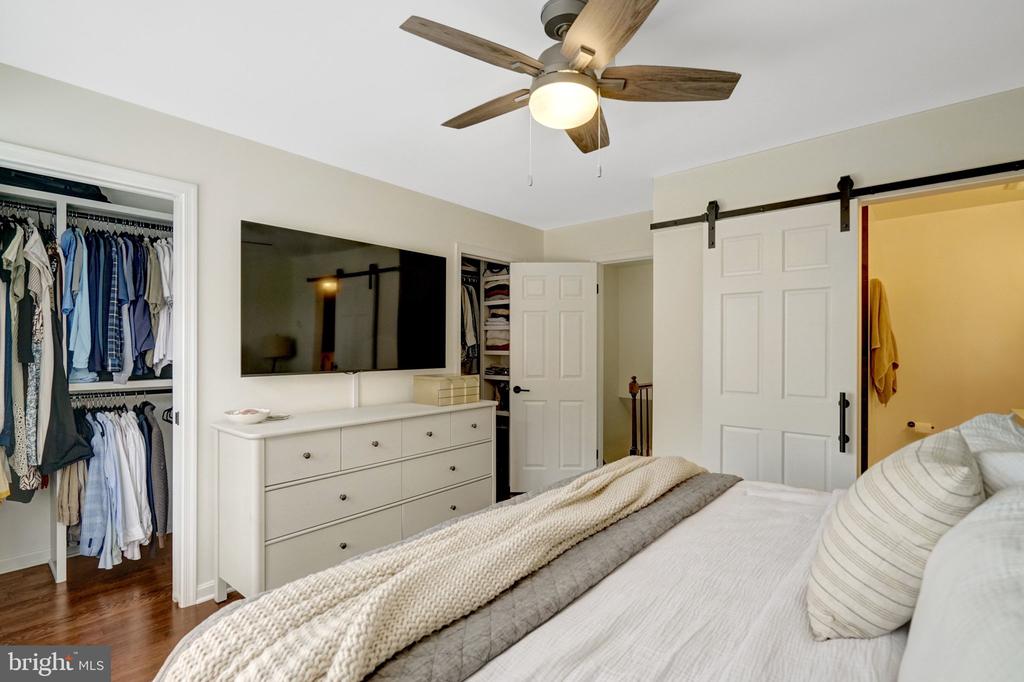 514 COLECROFT COURT