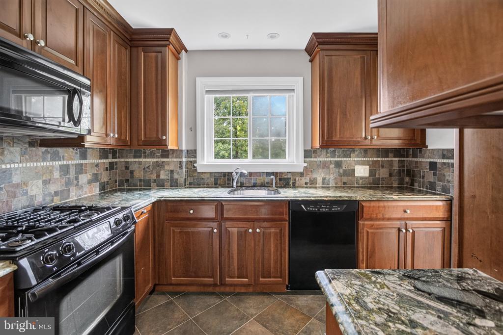 3250 MARTHA CUSTIS DRIVE