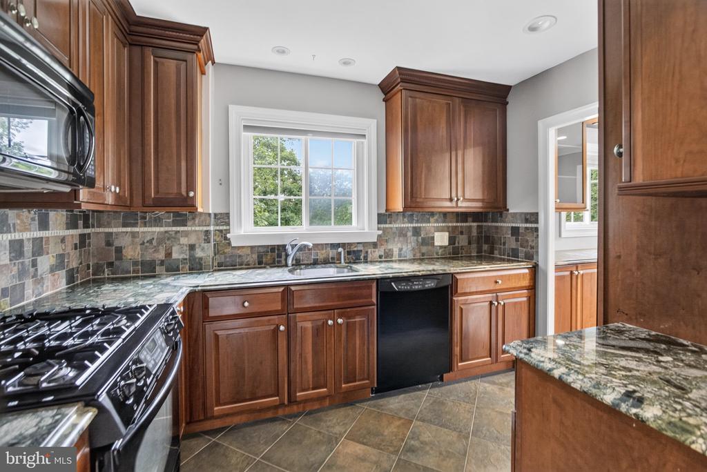 3250 MARTHA CUSTIS DRIVE