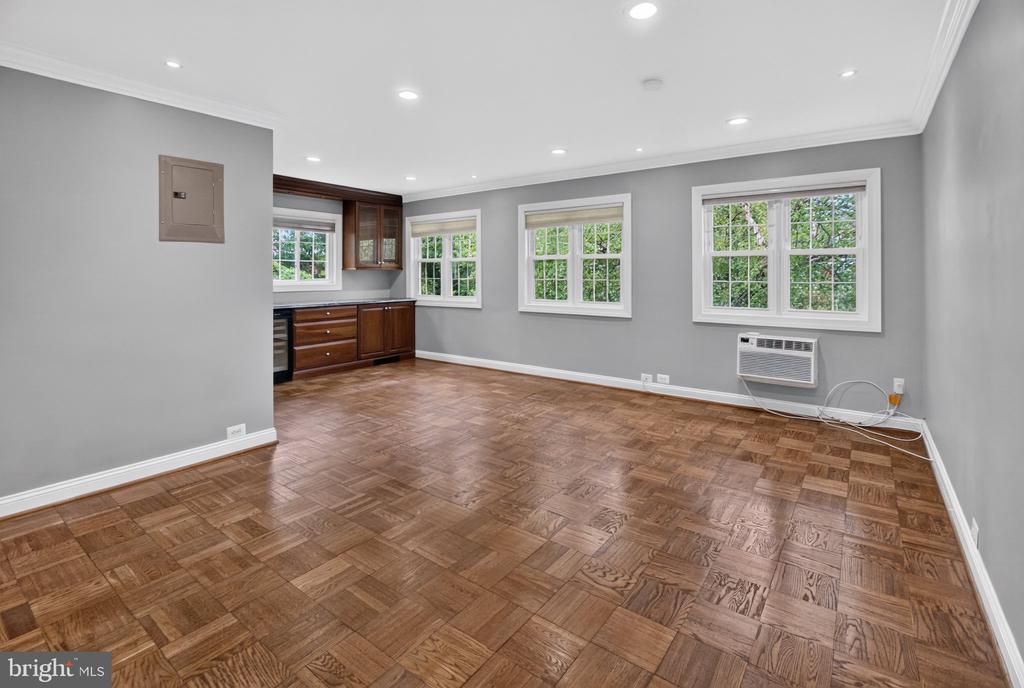 3250 MARTHA CUSTIS DRIVE