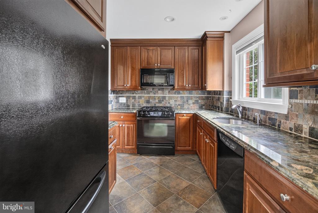 3250 MARTHA CUSTIS DRIVE