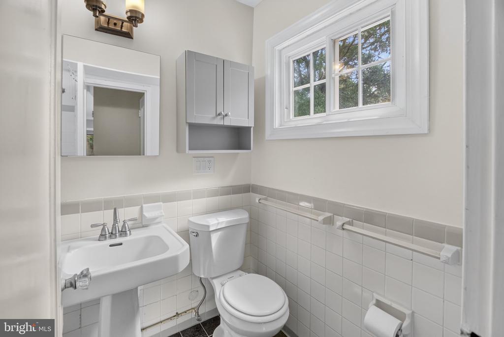 3250 MARTHA CUSTIS DRIVE