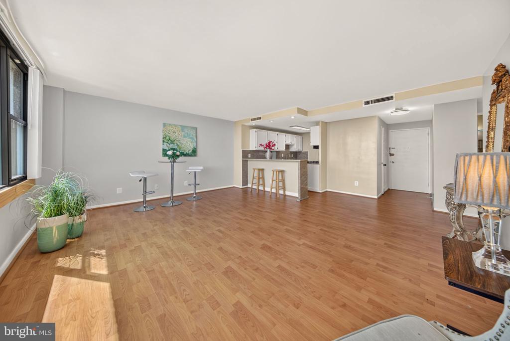 4600 DUKE STREET Unit: 1511