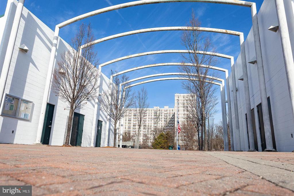 4600 DUKE STREET Unit: 1511