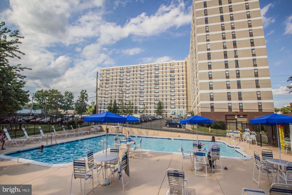 4600 DUKE STREET Unit: 1511
