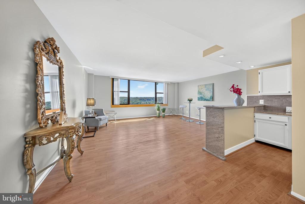 4600 DUKE STREET Unit: 1511