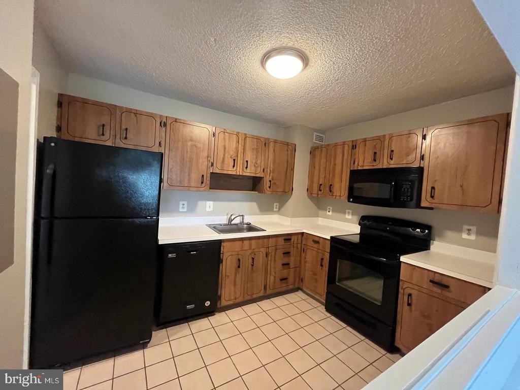 200 N PICKETT STREET Unit: 403