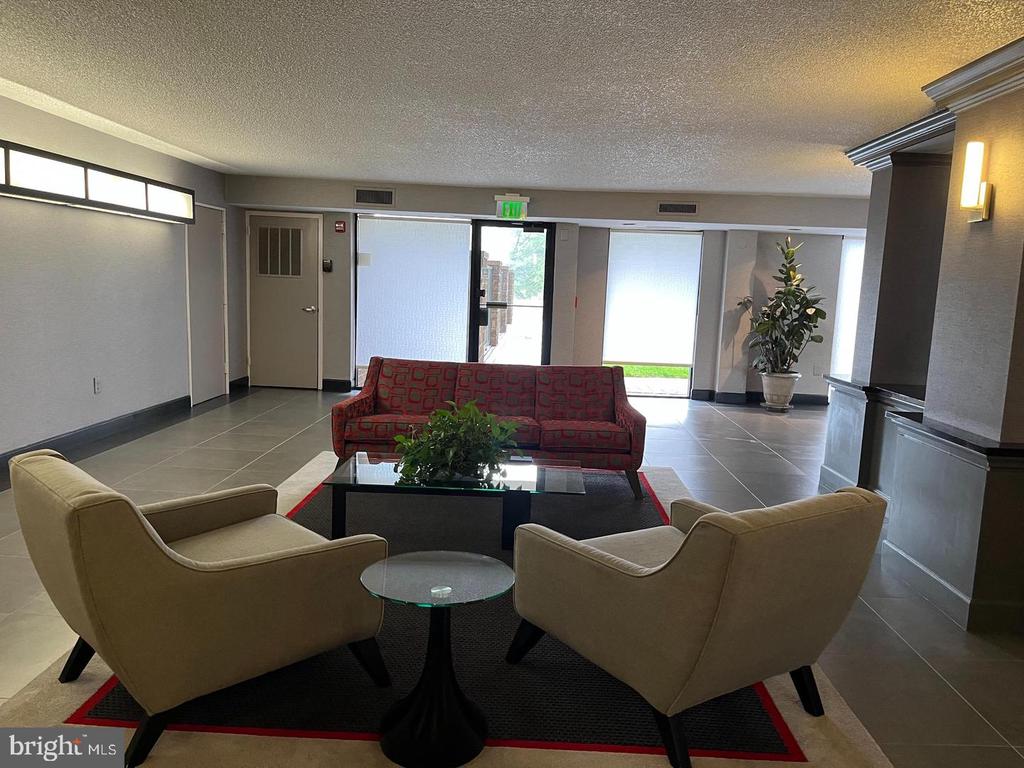 200 N PICKETT STREET Unit: 403