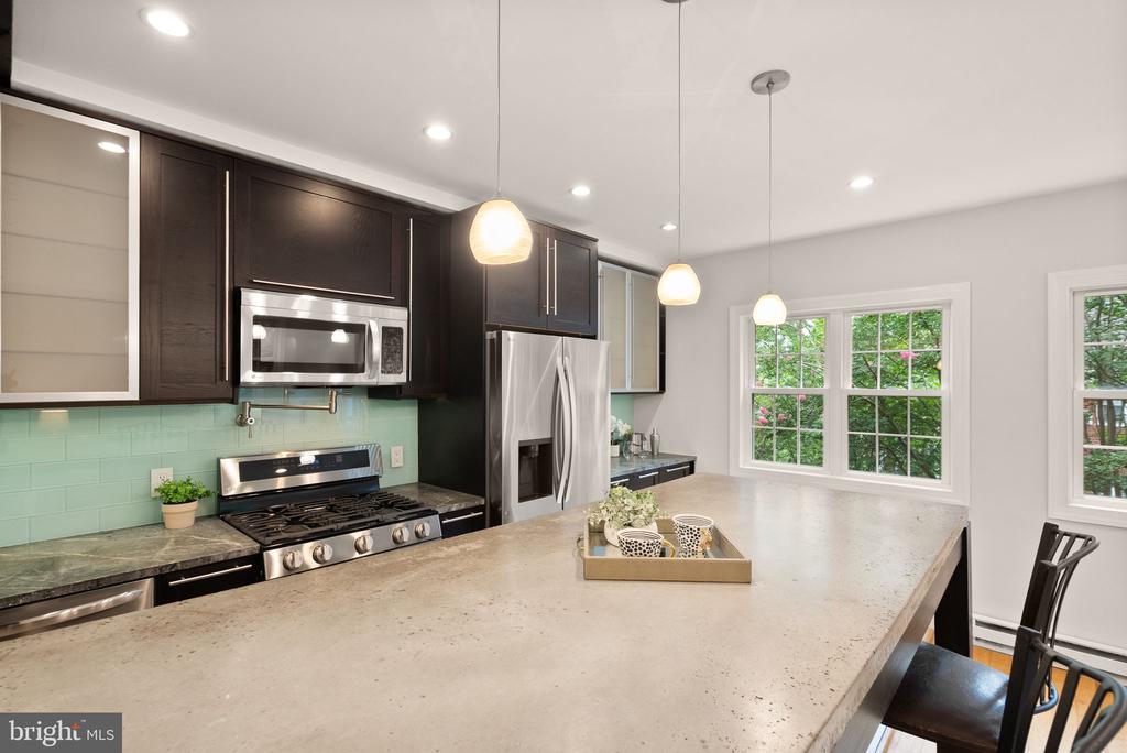 3603 GUNSTON ROAD