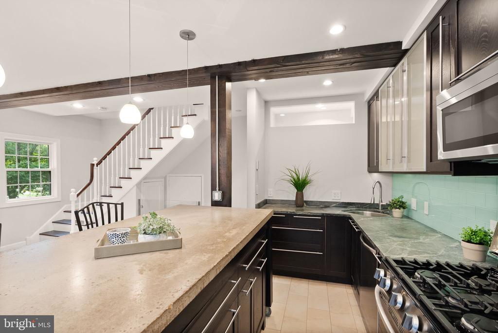 3603 GUNSTON ROAD