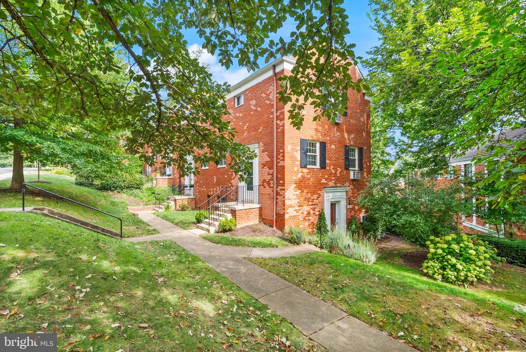 3603 GUNSTON ROAD