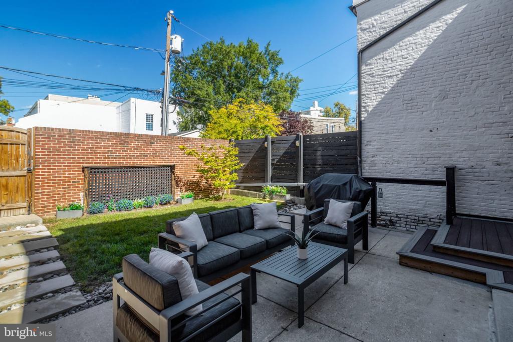 1015 DUKE STREET