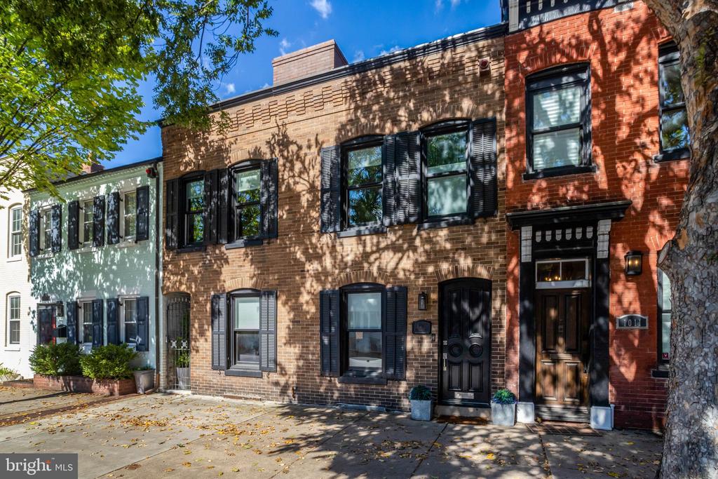 1015 DUKE STREET